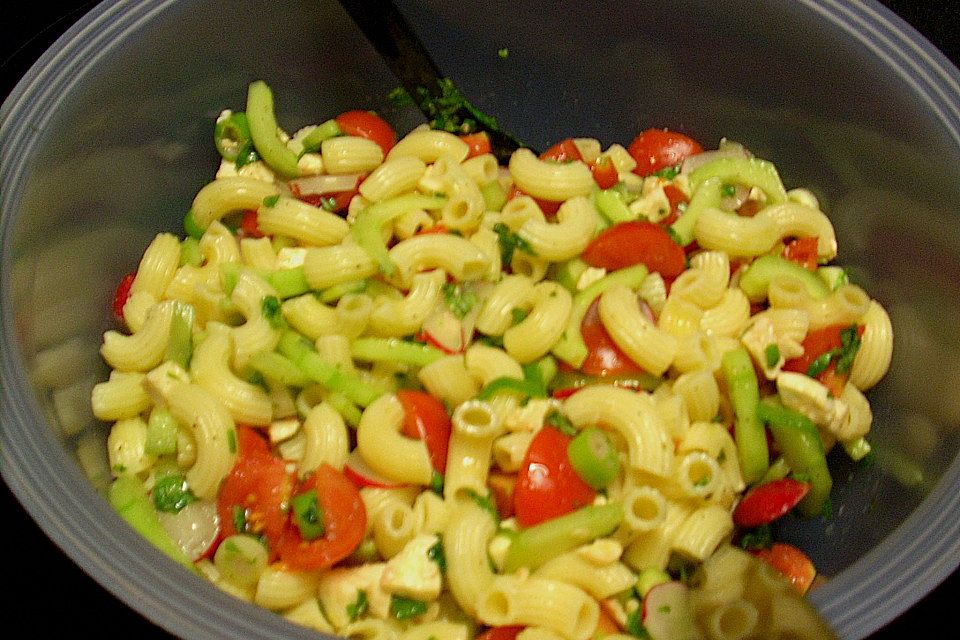 Pasta - Salat mit Mozzarella