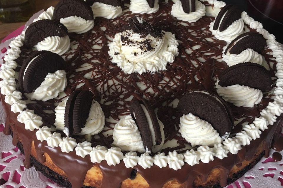 Oreo Cookie Cheesecake