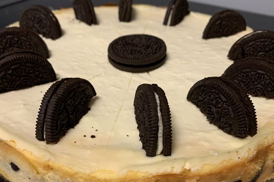 Oreo Cookie Cheesecake