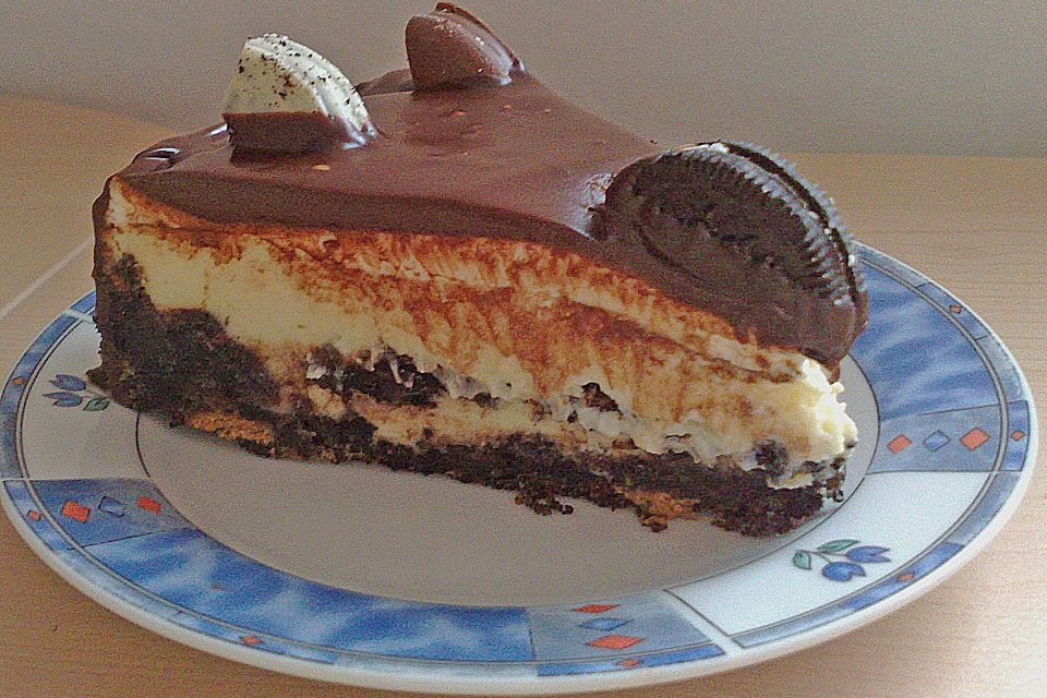 Oreo Cookie Cheesecake