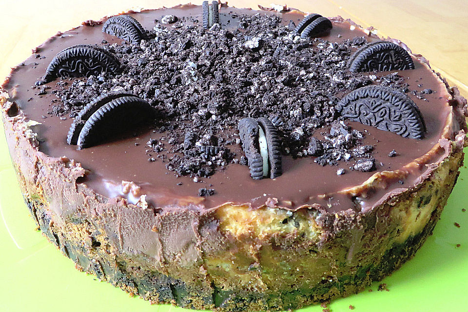 Oreo Cookie Cheesecake