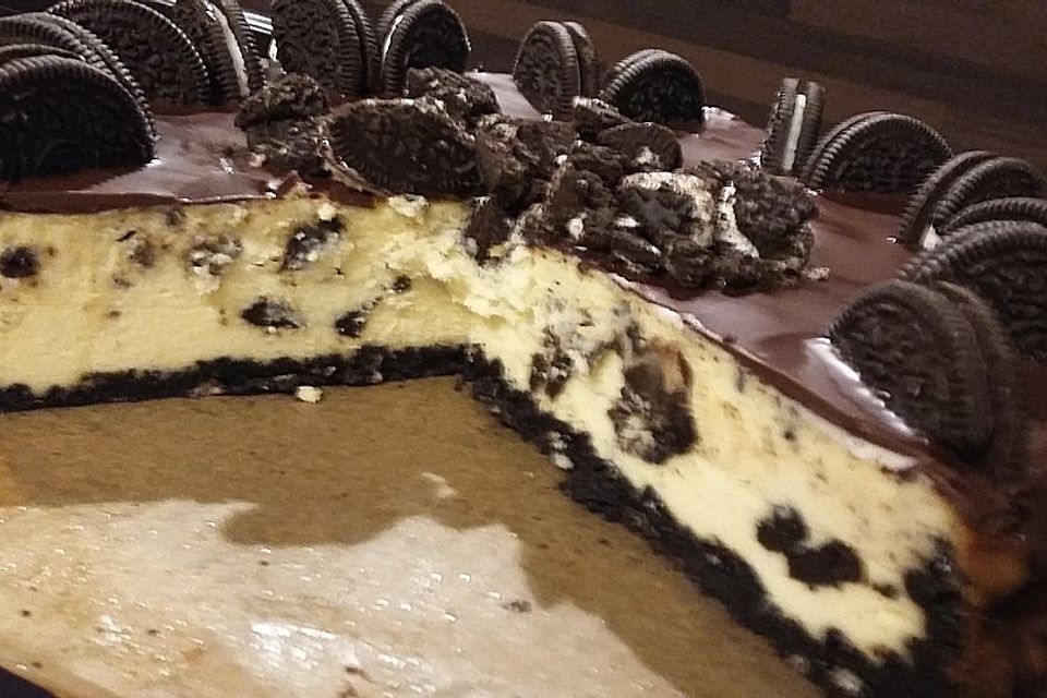 Oreo Cookie Cheesecake