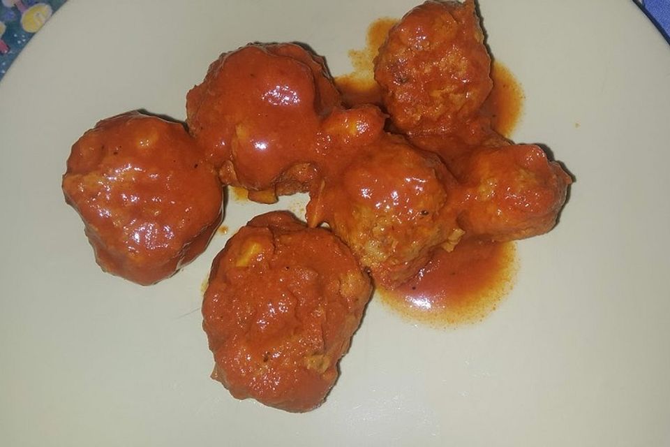 Albondigas in Tomatensauce