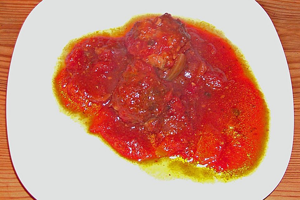 Albondigas in Tomatensauce