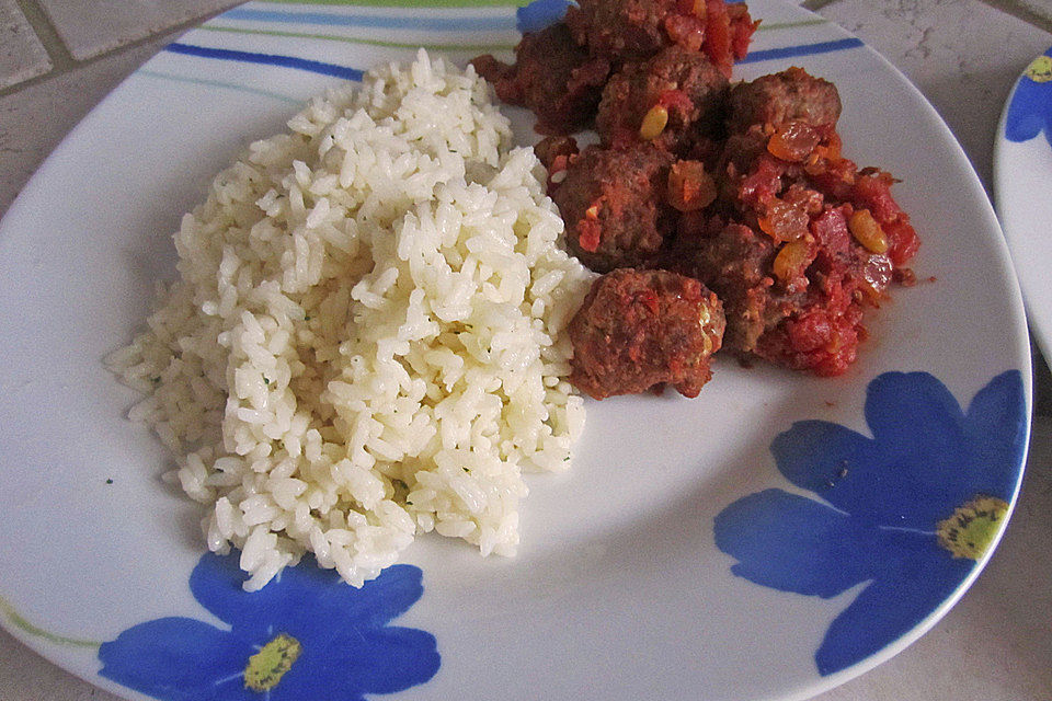 Albondigas in Tomatensauce