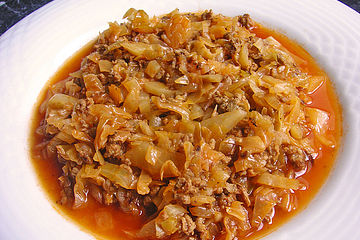 Kohl Geschmort Mit Hackfleisch - 