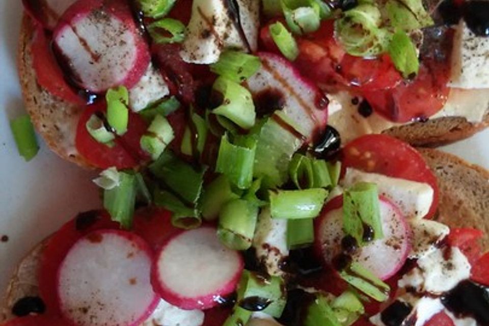 Röstbrot mit Tomaten