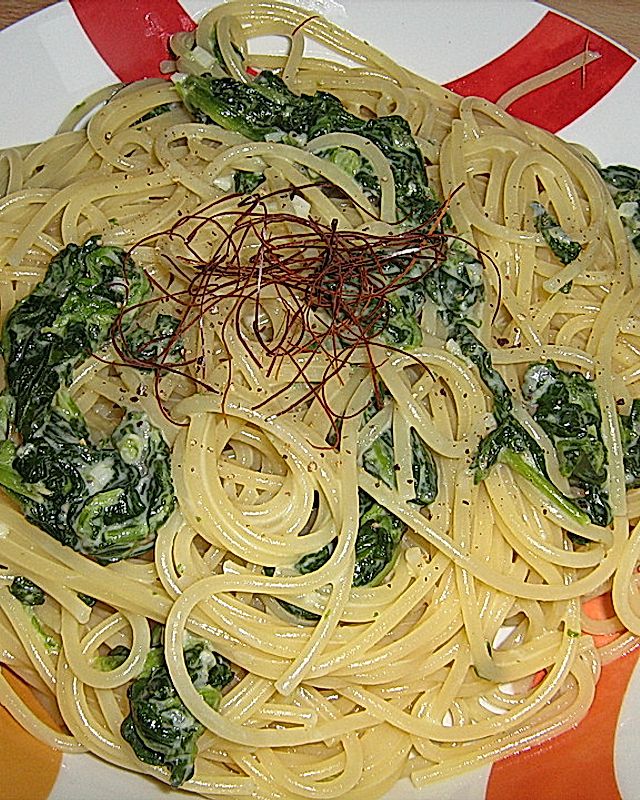 Spaghetti mit Gorgonzola und Blattspinat