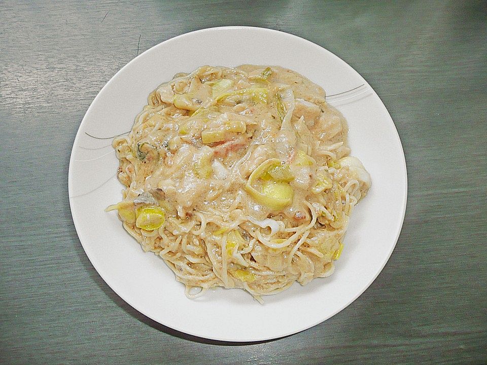 Thai - Nudelpfanne mit Kokos - Erdnusscreme von Schüdith| Chefkoch