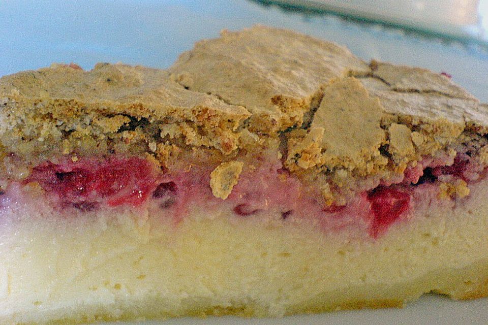 Johannisbeer - Käsekuchen mit Haselnussbaiser