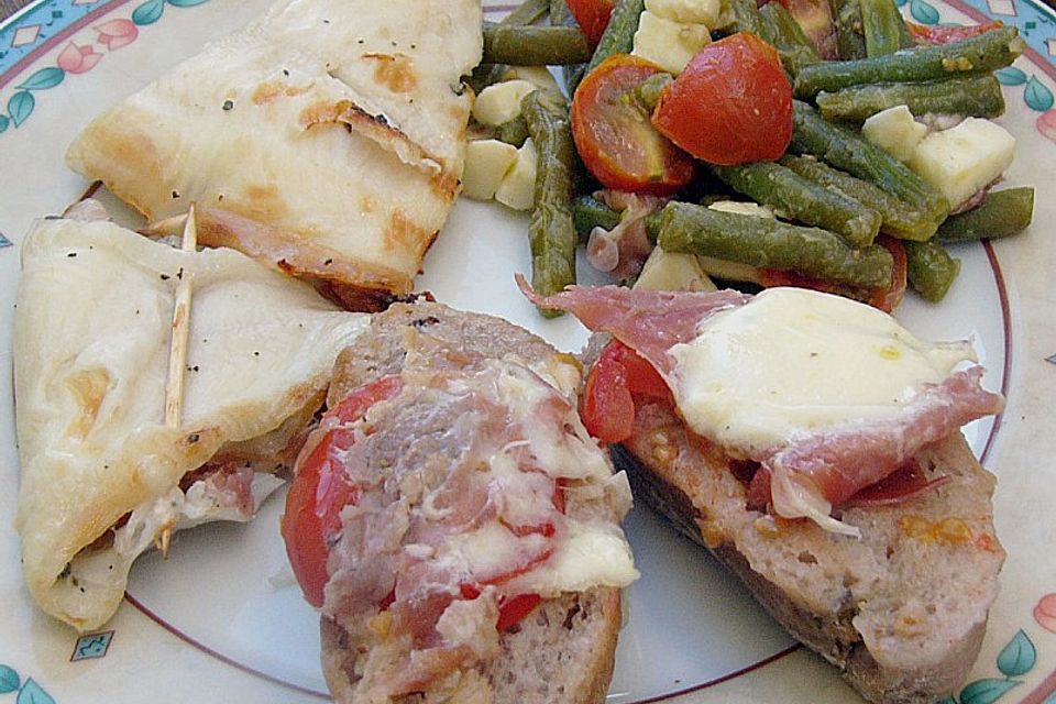 Gegrilltes Saltimbocca von der Scholle mit mediterranem Bohnensalat