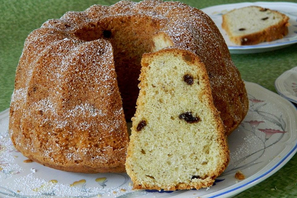 Sandkuchen mit Rosinen