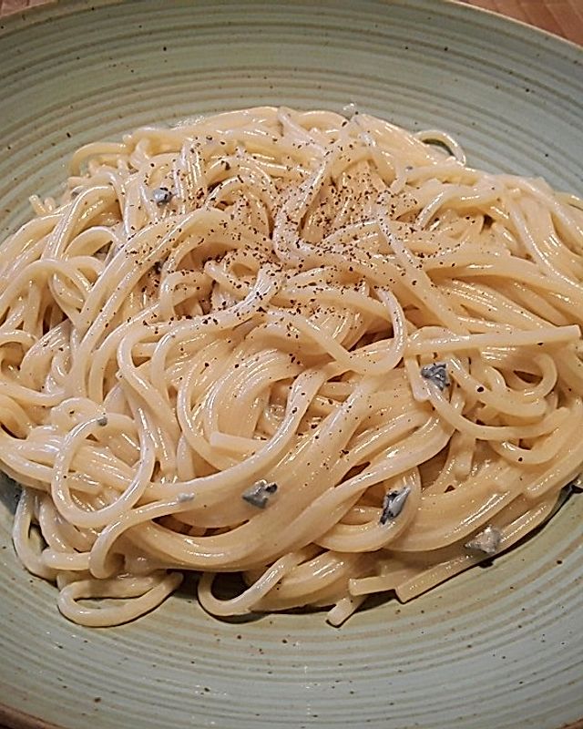 Spaghetti mit Edelpilzkäse - Sauce