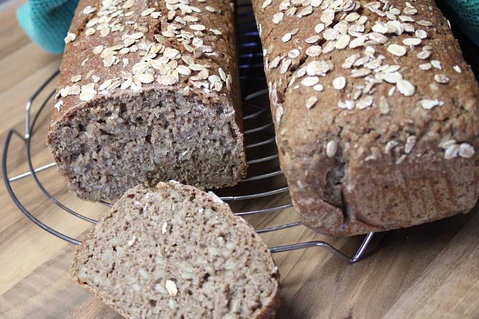 Mein Roggensauerteigbrot mit Sesamkruste