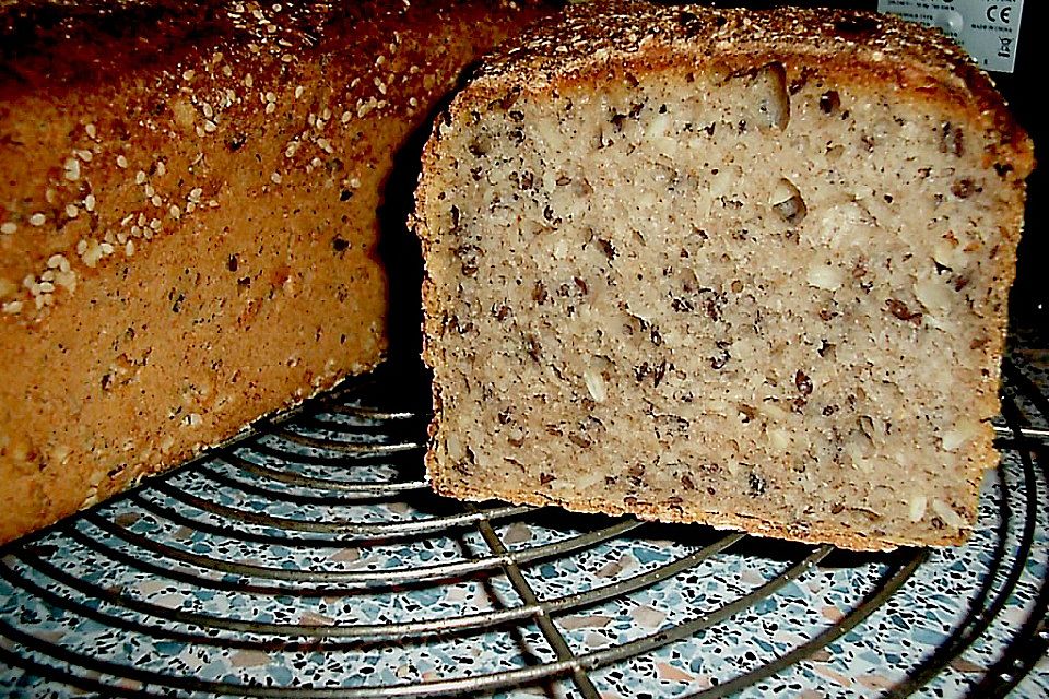 Mein Roggensauerteigbrot mit Sesamkruste