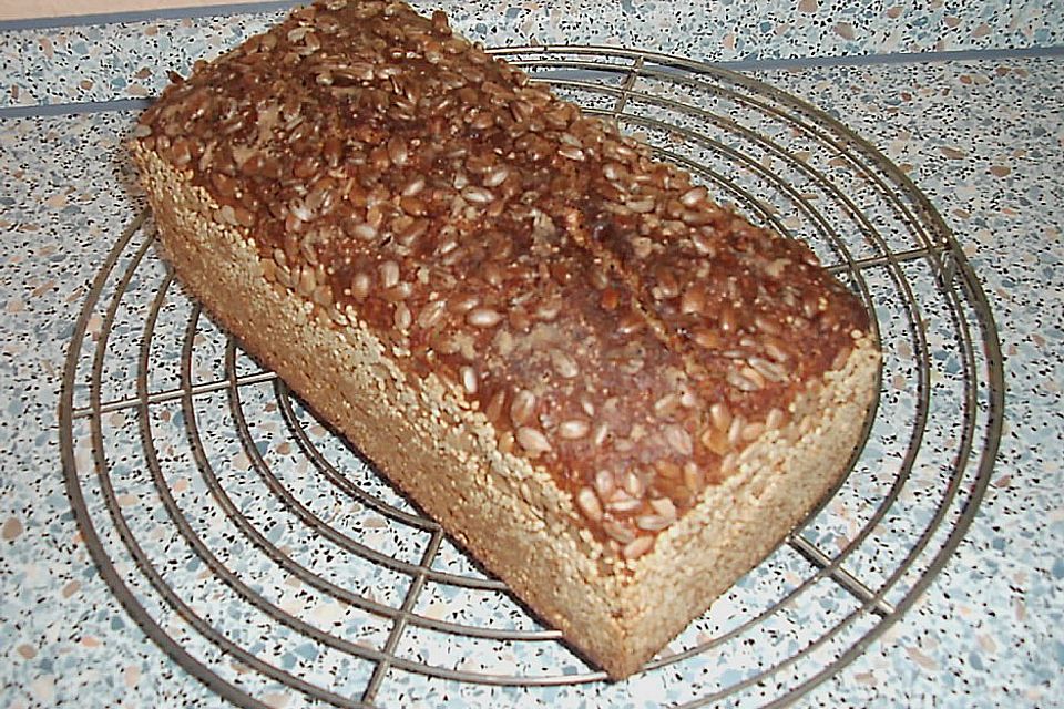 Mein Roggensauerteigbrot mit Sesamkruste