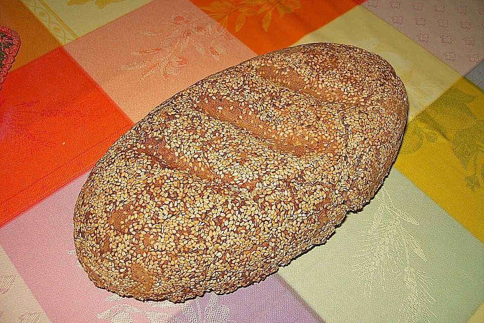 Mein Roggensauerteigbrot mit Sesamkruste