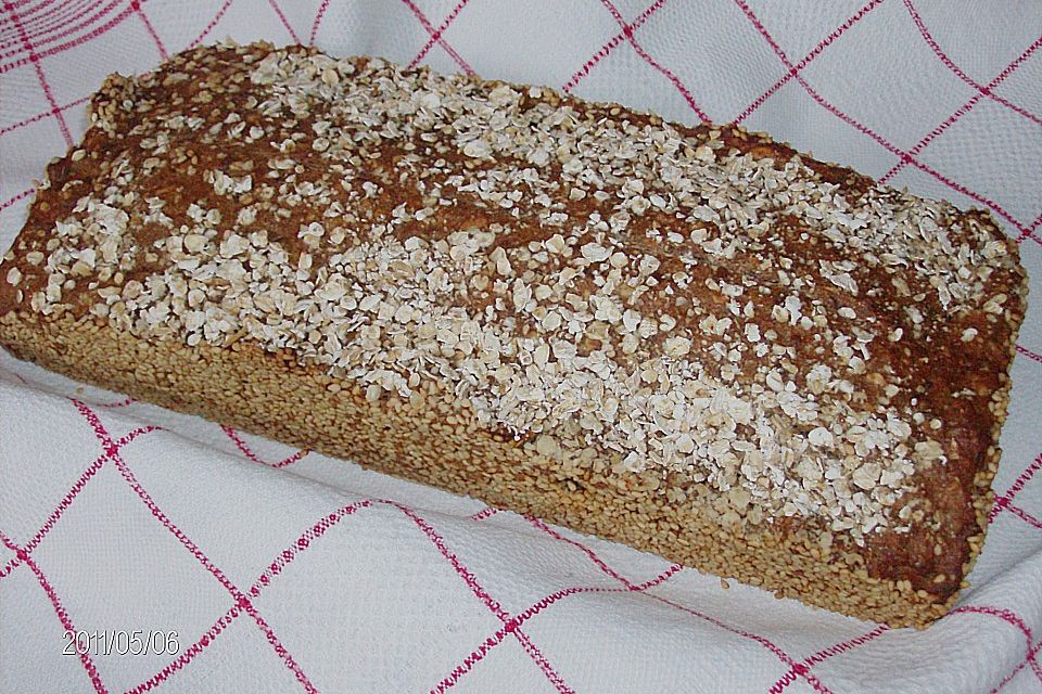 Mein Roggensauerteigbrot mit Sesamkruste