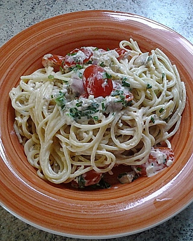 Spaghetti mit Frischkäse - Thunfisch - Sauce