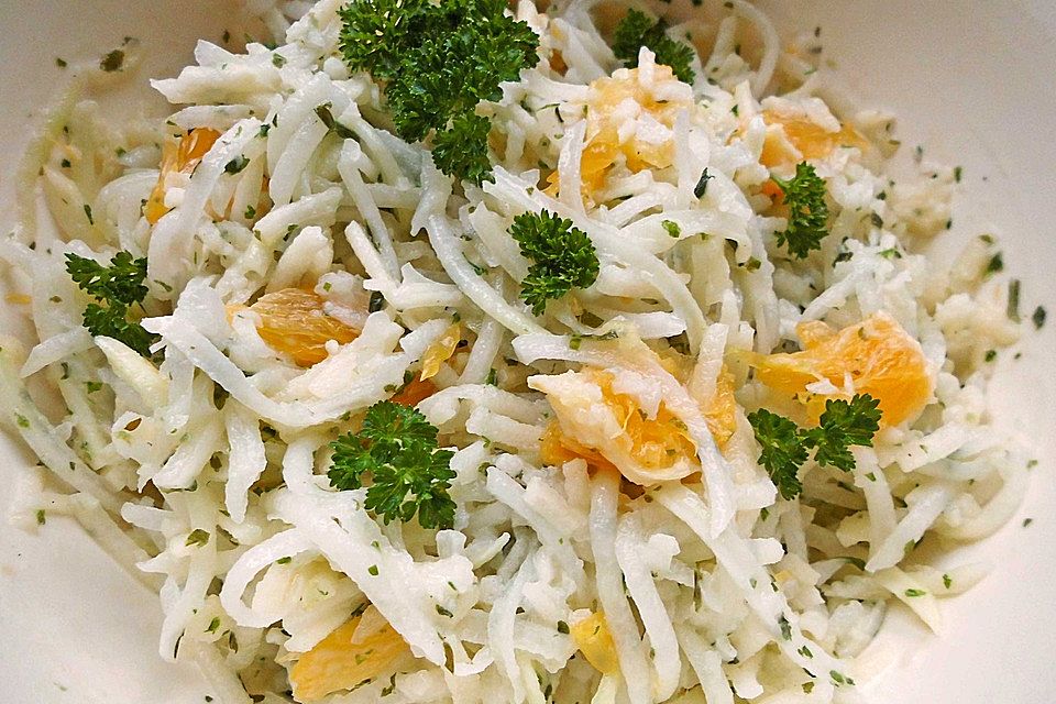 Kohlrabisalat mit Mandarinen Kohlrabisalat mit Mandarinen