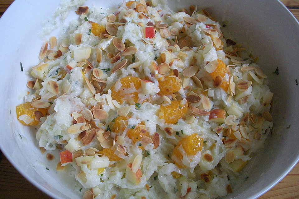 Kohlrabisalat mit Mandarinen Kohlrabisalat mit Mandarinen