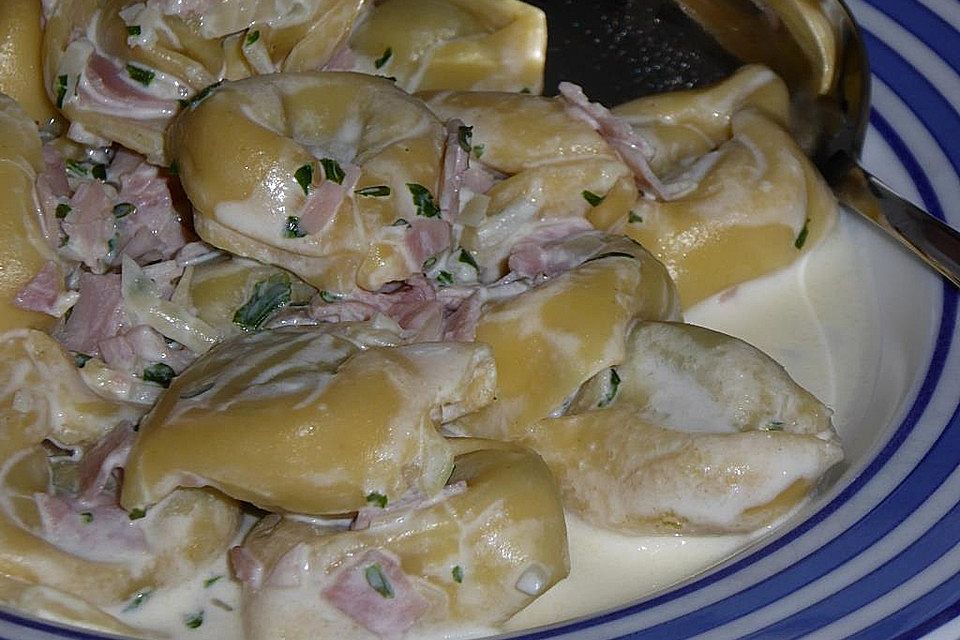 Spinat - Tortellini mit Frischkäsesoße