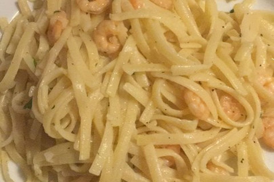 Knoblauchspaghetti mit Krabben oder Krebsschwänzen