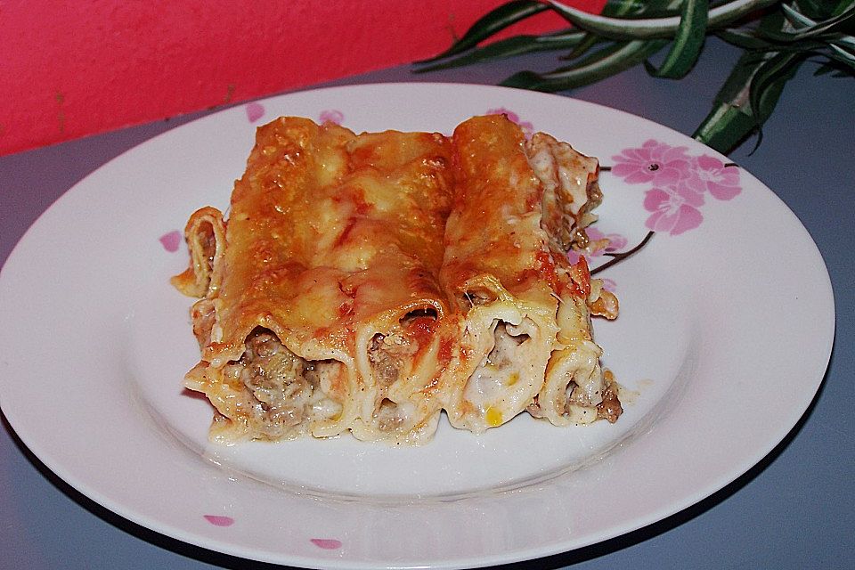 Cannelloni mit Hackfleischfüllung