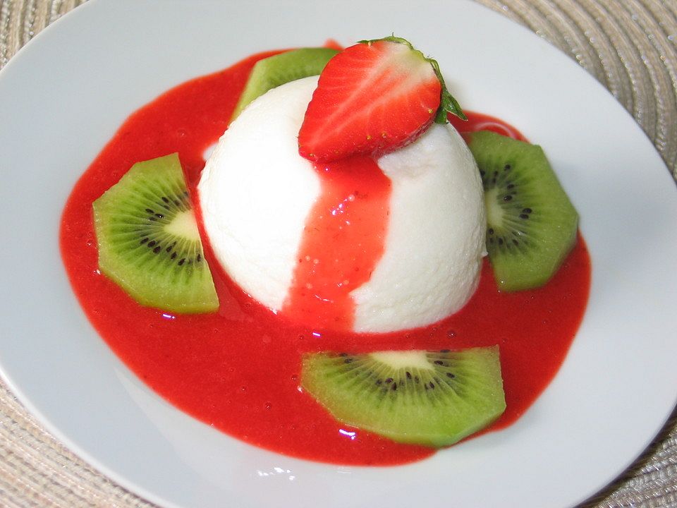 Joghurtmousse mit Erdbeersauce und Kiwi| Chefkoch
