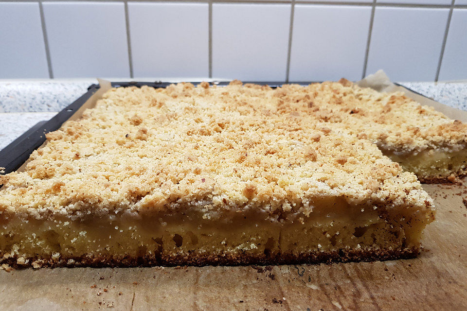 Apfelkuchen mit Streuseln