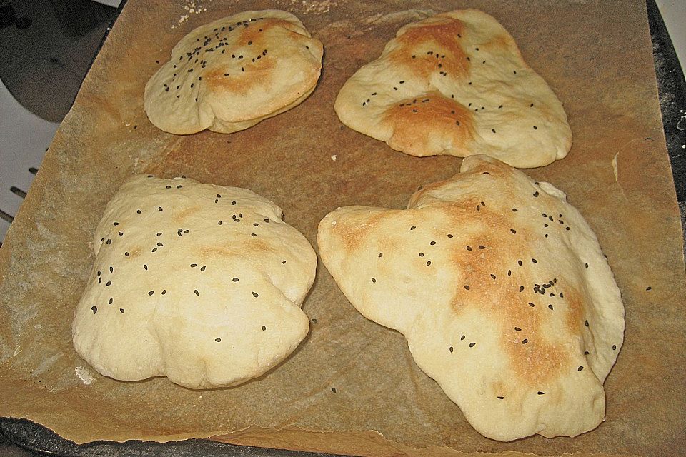 Pita - Brot mit Sesam