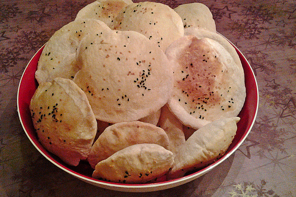 Pita - Brot mit Sesam