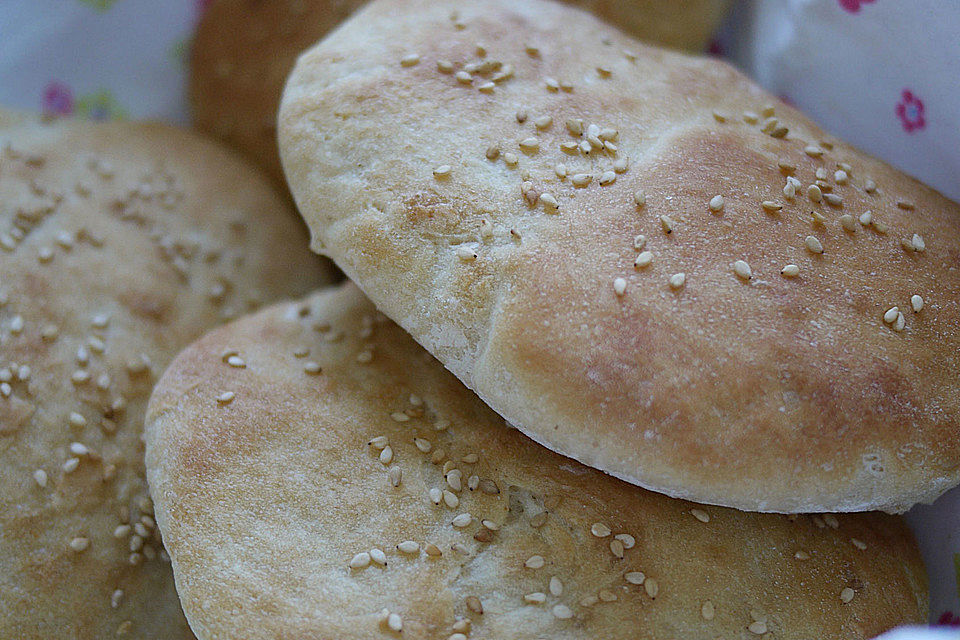 Pita - Brot mit Sesam