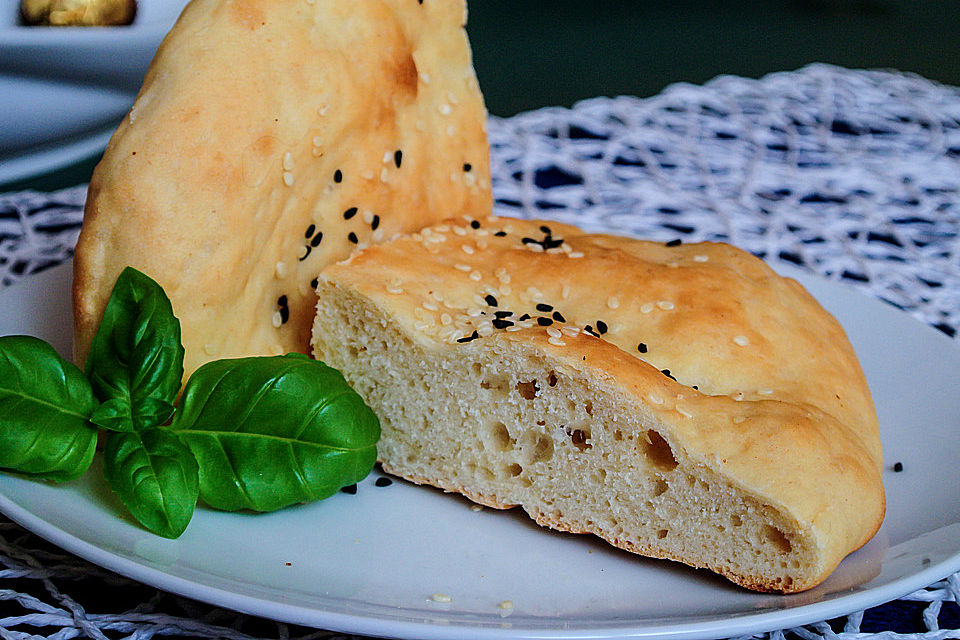 Pita - Brot mit Sesam