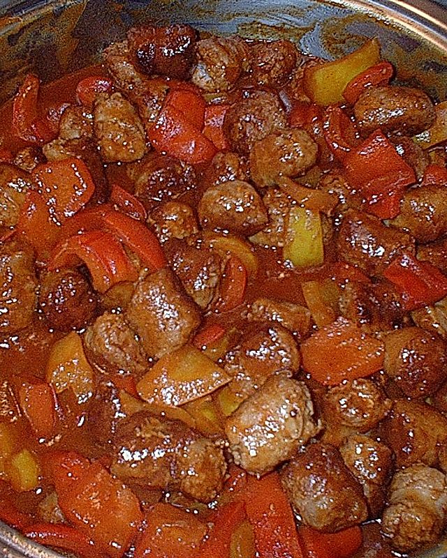 Bratwurst - Curry - Bällchen mit Peperoni - Gnocchi an Röstzwiebeln
