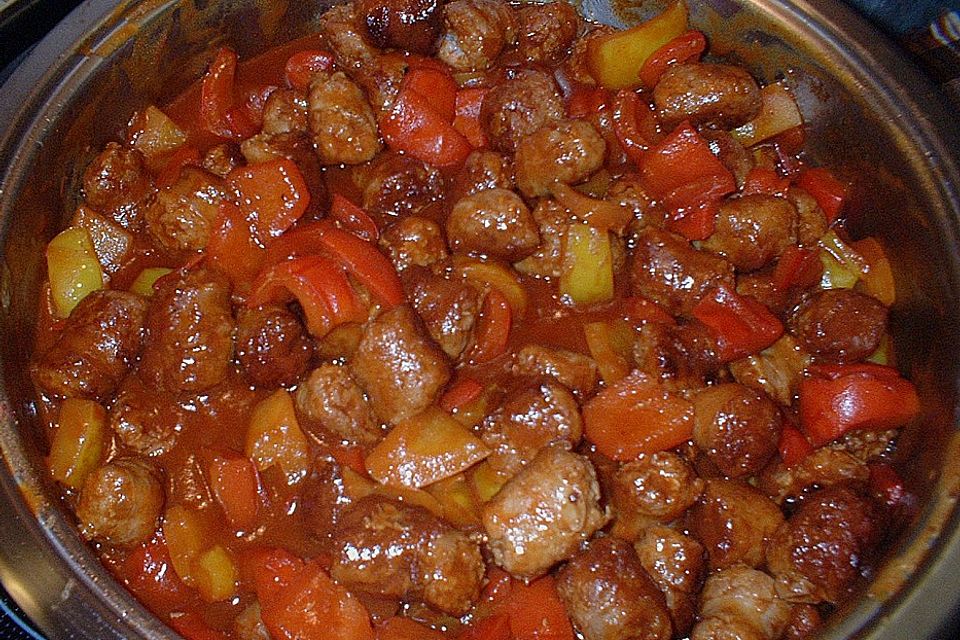 Bratwurst - Curry - Bällchen mit Peperoni - Gnocchi an Röstzwiebeln