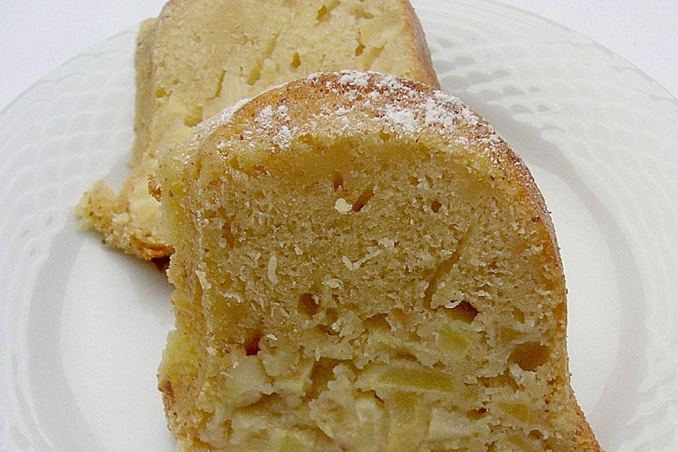 Buttermilch - Apfel - Guglhupf