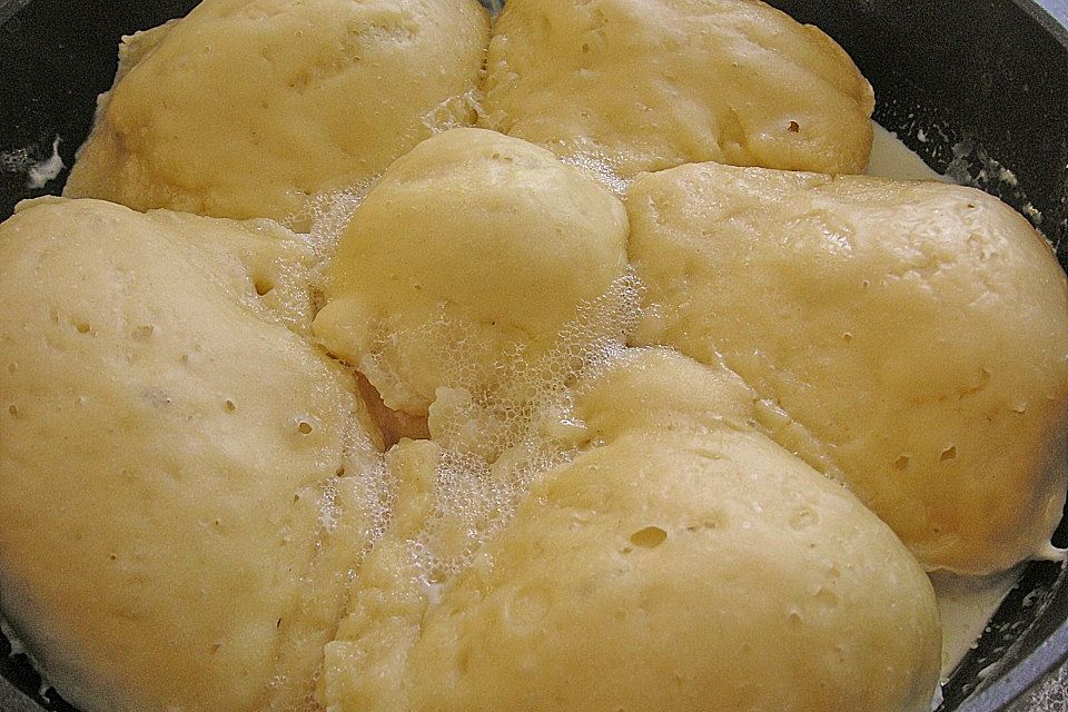 Dampfnudeln mit Vanillesoße