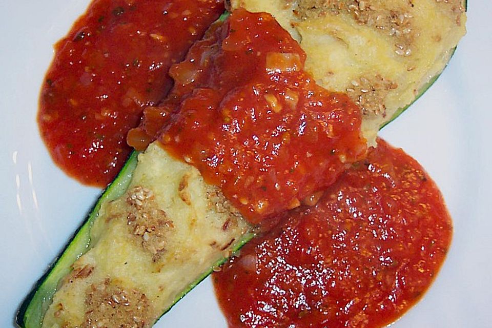 Gefüllte Zucchini mit Kartoffel-Zwiebel-Püree