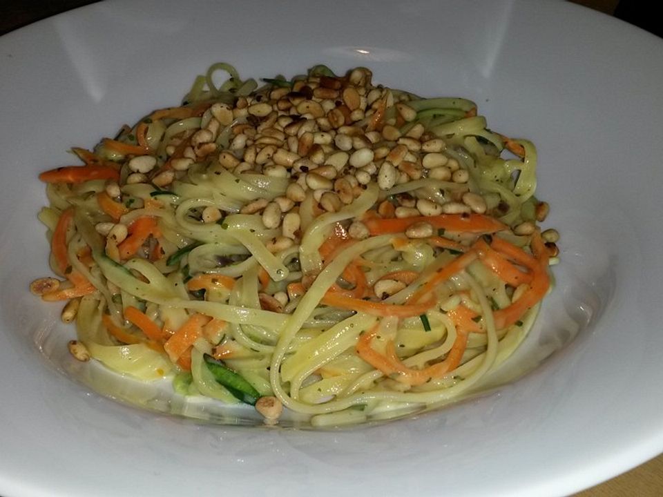Spaghetti mit Zucchini - Karotten - Sauce von Celia-Mama| Chefkoch