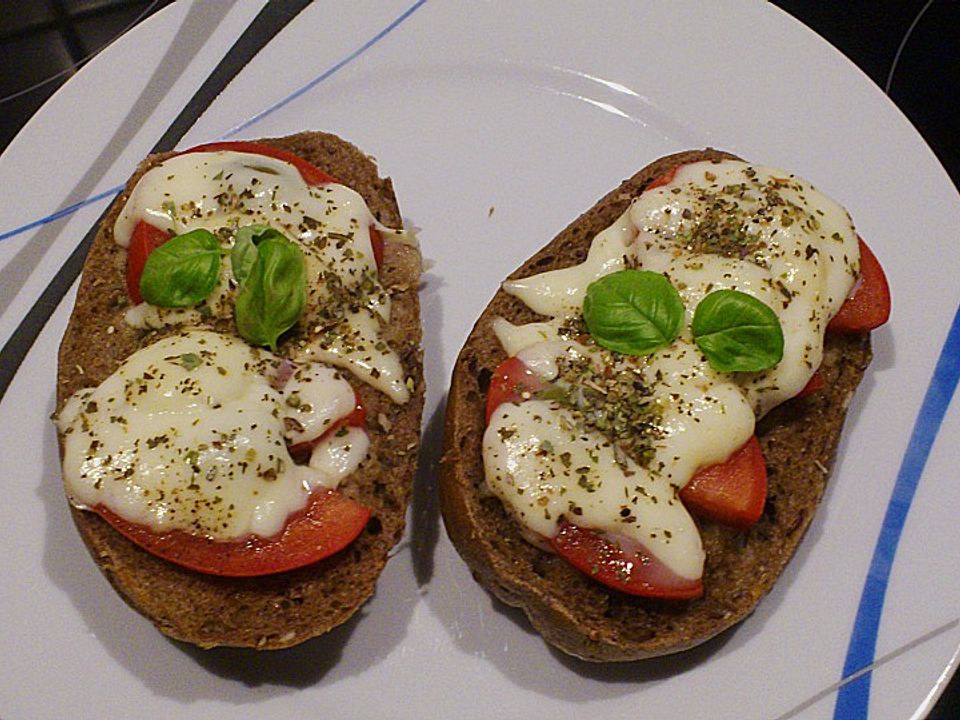 Tomaten - Mozzarella - Brötchen von Schwarzteetrinkerin | Chefkoch