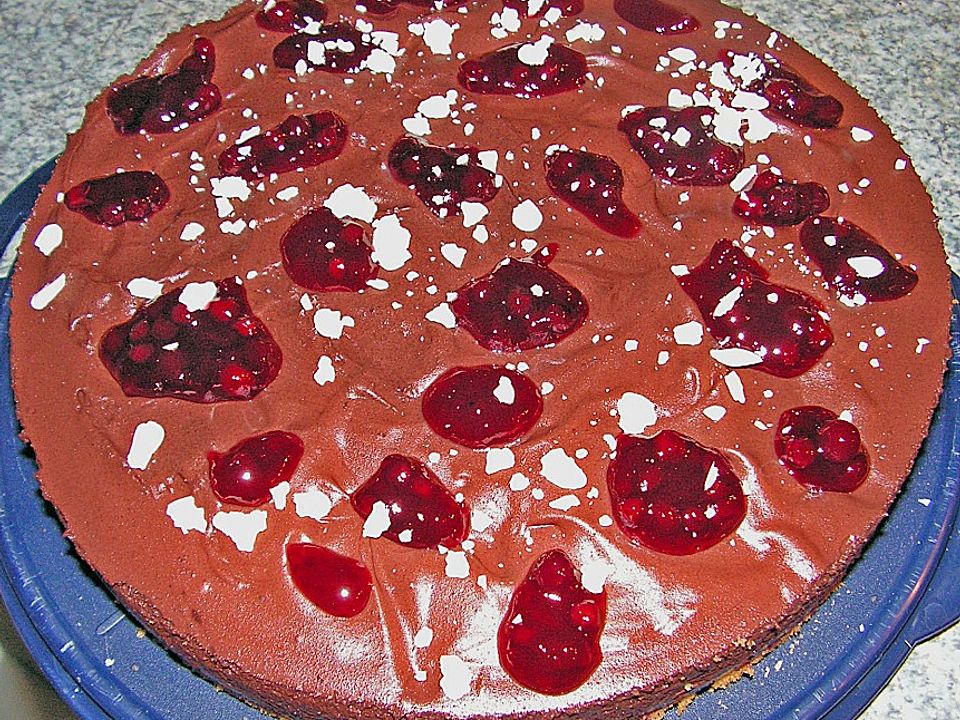 Schokoladen - Preiselbeer - Torte von ctroidl| Chefkoch