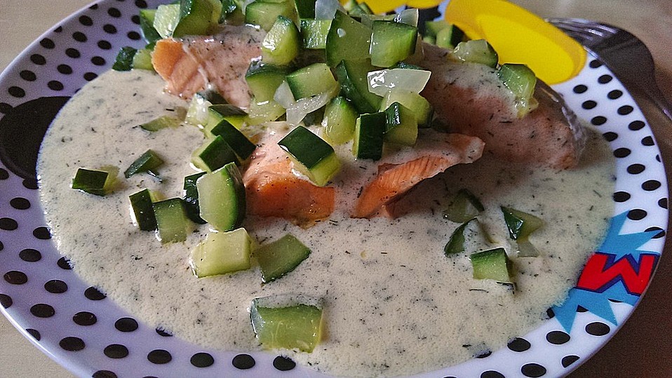 Lachs mit Dillsoße und Gurke von GoldDrache