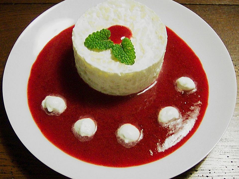 Süße Reiscreme mit Erdbeersauce von ThatsMe85| Chefkoch