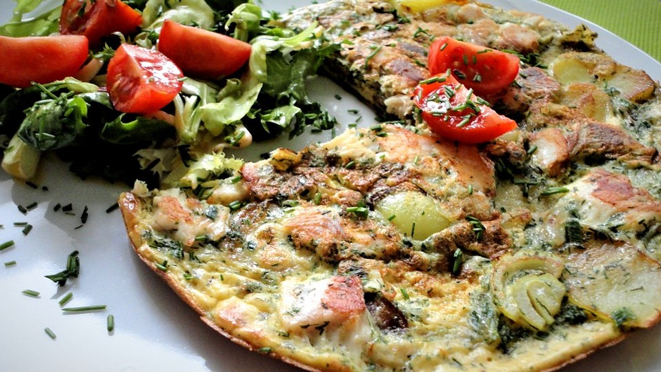 Kartoffel-Omelette mit geräucherter Forelle von Hani Kartoffel-Omelette mit geräucherter Forelle von Hani