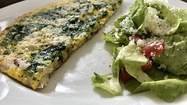 Kartoffel-Omelette mit geräucherter Forelle von Hani Kartoffel-Omelette mit geräucherter Forelle von Hani