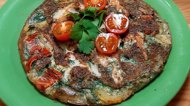 Kartoffel-Omelette mit geräucherter Forelle von Hani Kartoffel-Omelette mit geräucherter Forelle von Hani