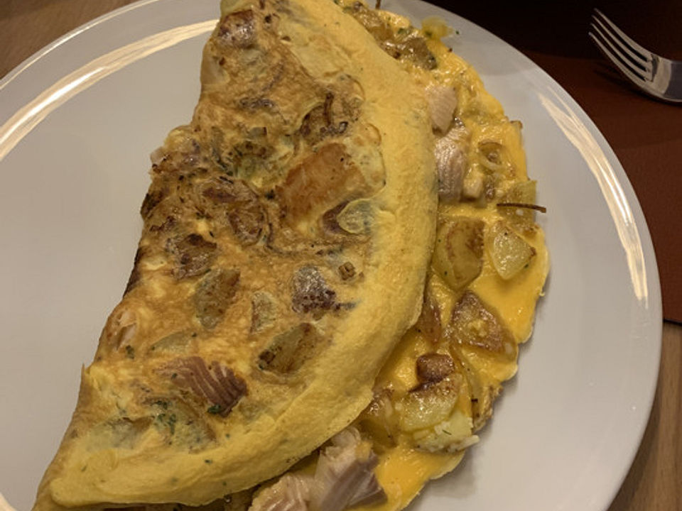 Kartoffel-Omelette mit geräucherter Forelle von Hani | Chefkoch