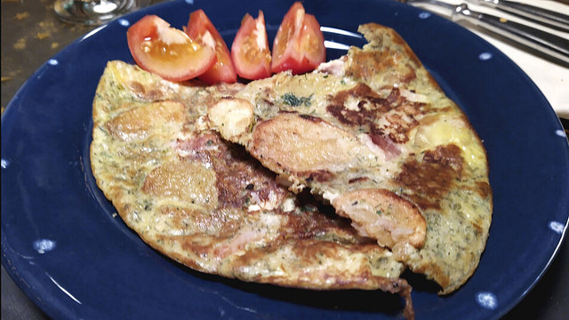 Kartoffel-Omelette mit geräucherter Forelle von Hani Kartoffel-Omelette mit geräucherter Forelle von Hani