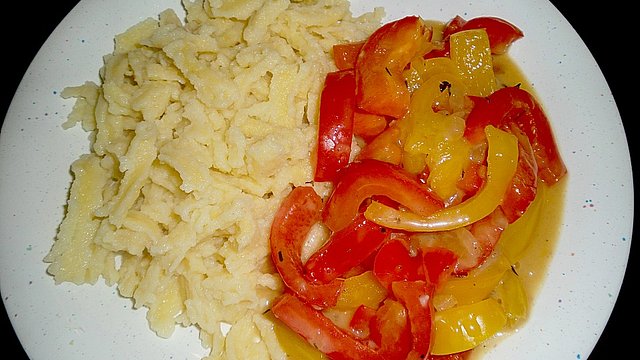 Absolut leicht und lecker, Paprikagemüse in Milch als Beilage Absolut leicht und lecker, Paprikagemüse in Milch als Beilage